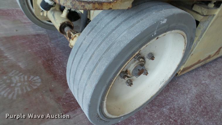 image for item DC5508 1999 JLG 2032E2 scissor lift