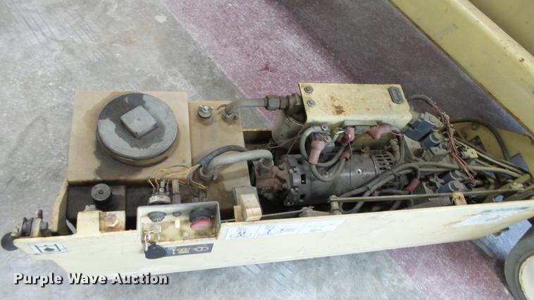 image for item DC5508 1999 JLG 2032E2 scissor lift