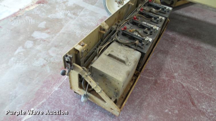 image for item DC5508 1999 JLG 2032E2 scissor lift