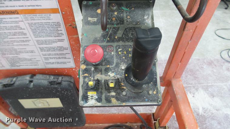 image for item DC5508 1999 JLG 2032E2 scissor lift
