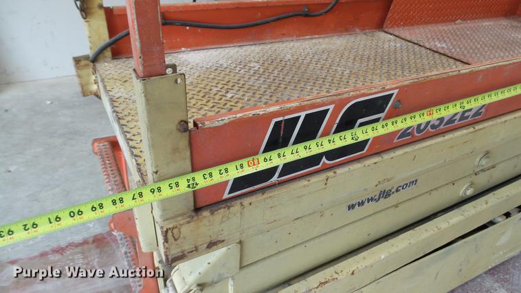 image for item DC5508 1999 JLG 2032E2 scissor lift