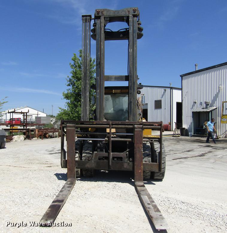 image for item DC7907 1990 Taylor TE300M forklift