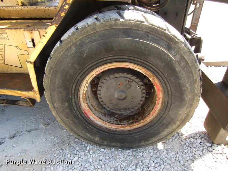 image for item DC7907 1990 Taylor TE300M forklift