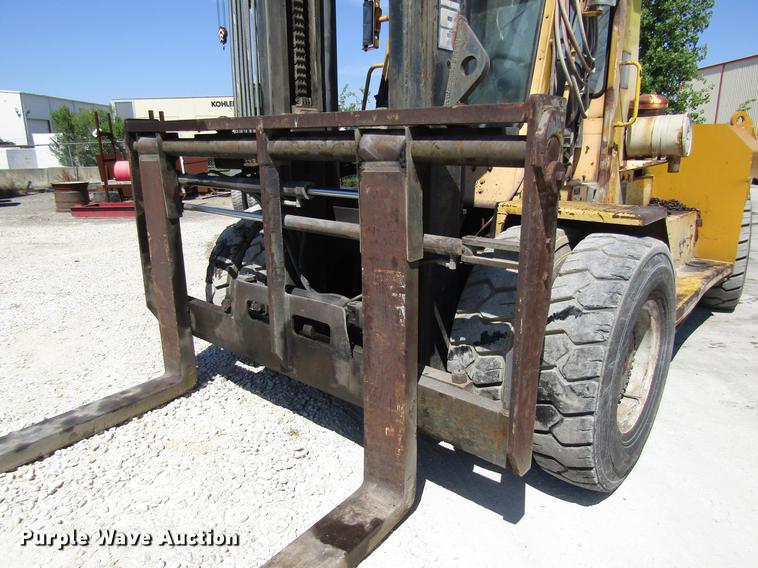 image for item DC7907 1990 Taylor TE300M forklift