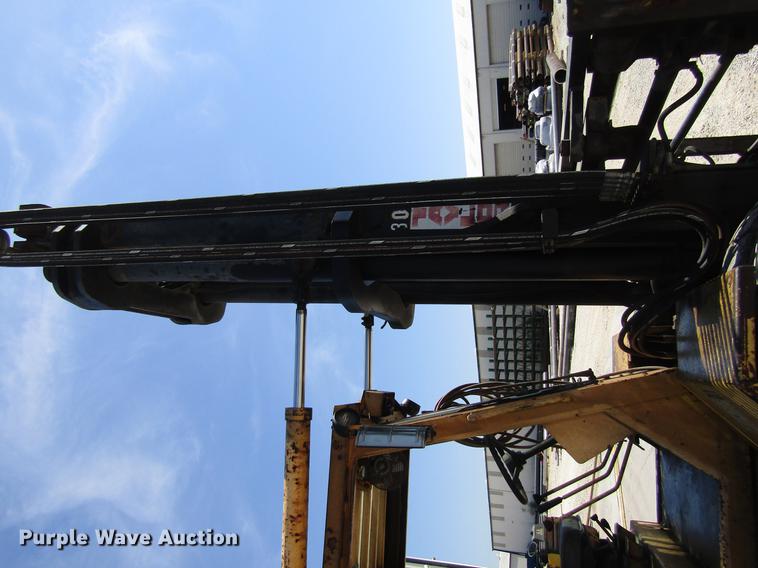 image for item DC7907 1990 Taylor TE300M forklift