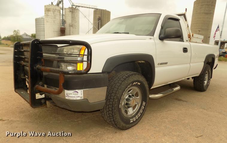 image for item DD2758 2003 Chevrolet Silverado 2500HD pickup truck