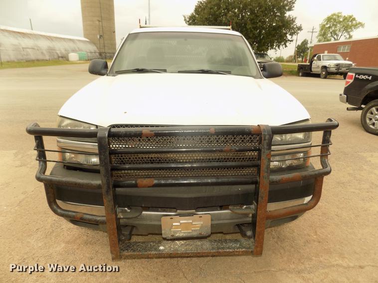 image for item DD2758 2003 Chevrolet Silverado 2500HD pickup truck
