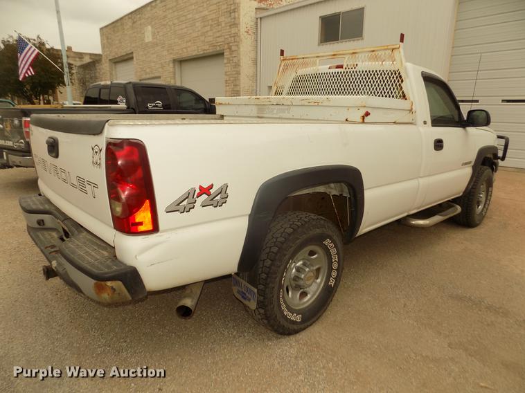 image for item DD2758 2003 Chevrolet Silverado 2500HD pickup truck