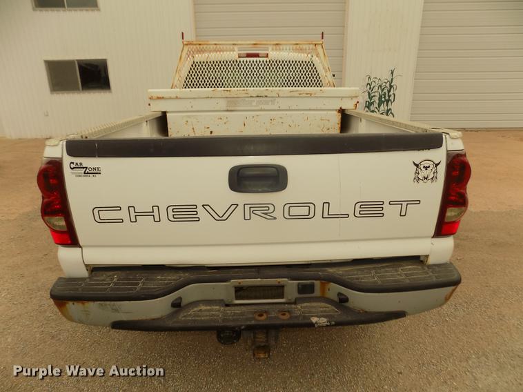 image for item DD2758 2003 Chevrolet Silverado 2500HD pickup truck