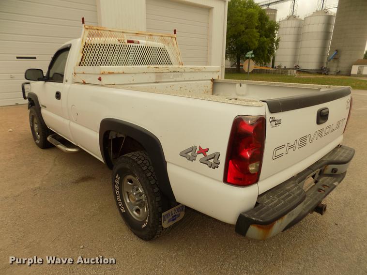 image for item DD2758 2003 Chevrolet Silverado 2500HD pickup truck