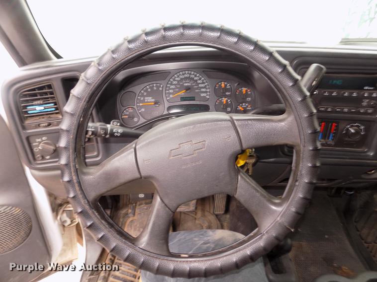 image for item DD2758 2003 Chevrolet Silverado 2500HD pickup truck