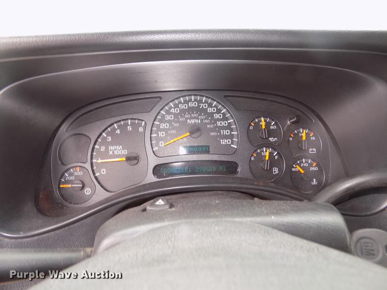 image for item DD2758 2003 Chevrolet Silverado 2500HD pickup truck