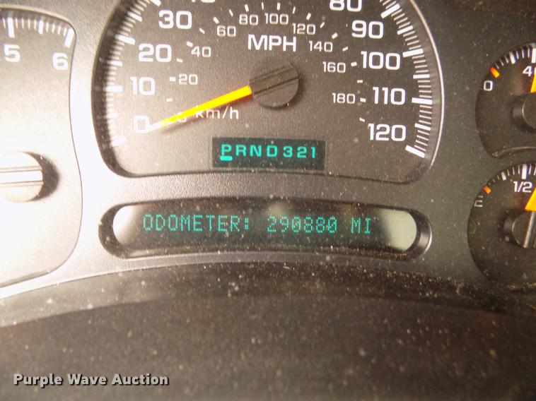 image for item DD2758 2003 Chevrolet Silverado 2500HD pickup truck