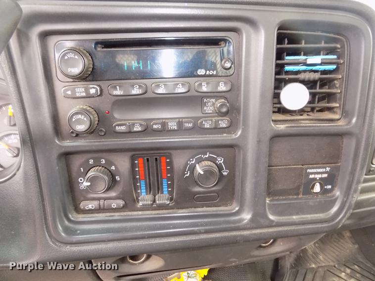 image for item DD2758 2003 Chevrolet Silverado 2500HD pickup truck