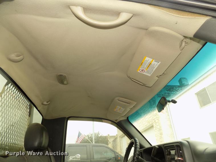 image for item DD2758 2003 Chevrolet Silverado 2500HD pickup truck