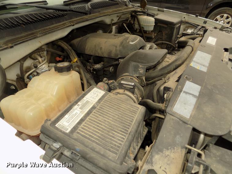 image for item DD2758 2003 Chevrolet Silverado 2500HD pickup truck