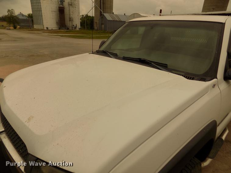 image for item DD2758 2003 Chevrolet Silverado 2500HD pickup truck