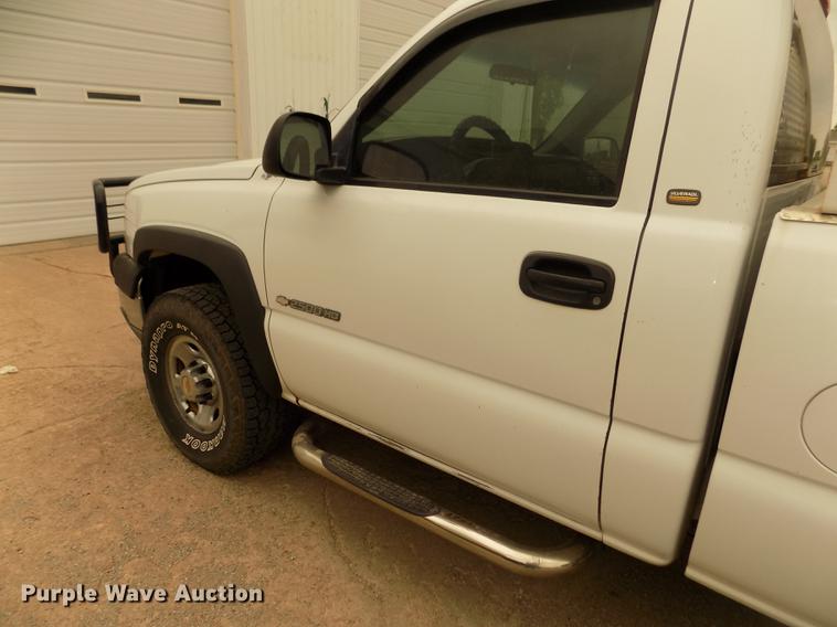 image for item DD2758 2003 Chevrolet Silverado 2500HD pickup truck