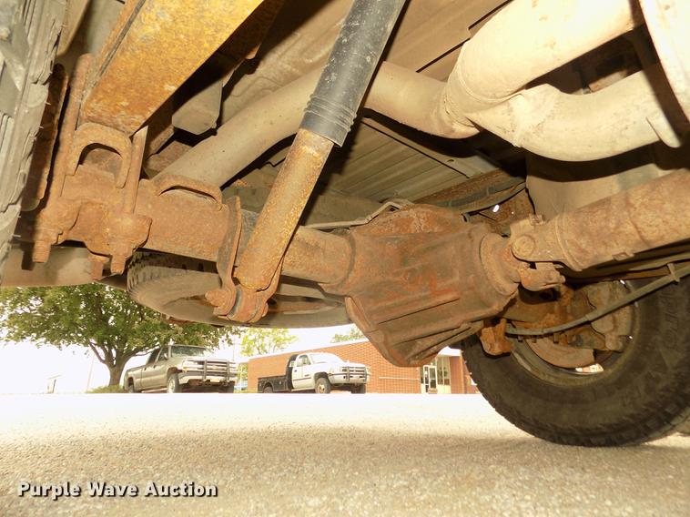 image for item DD2758 2003 Chevrolet Silverado 2500HD pickup truck