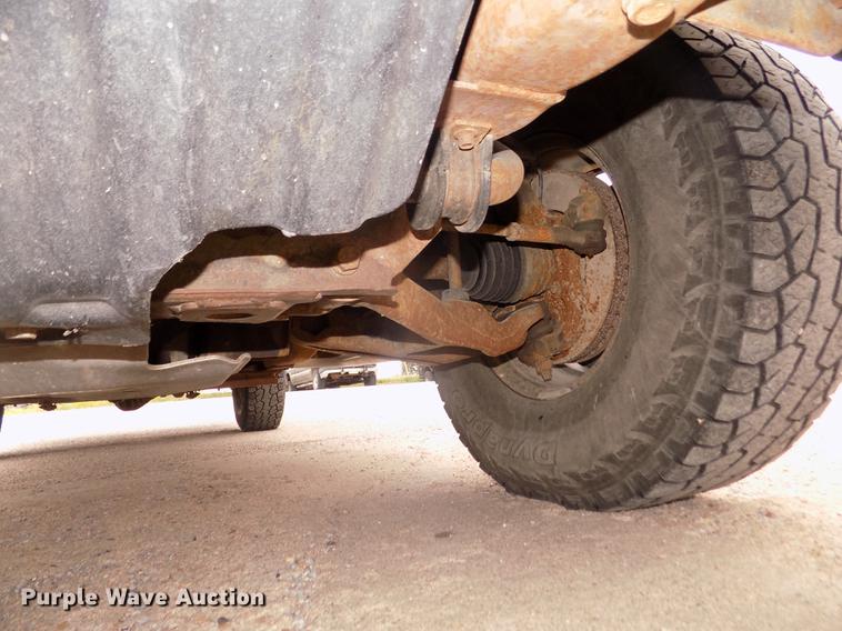 image for item DD2758 2003 Chevrolet Silverado 2500HD pickup truck