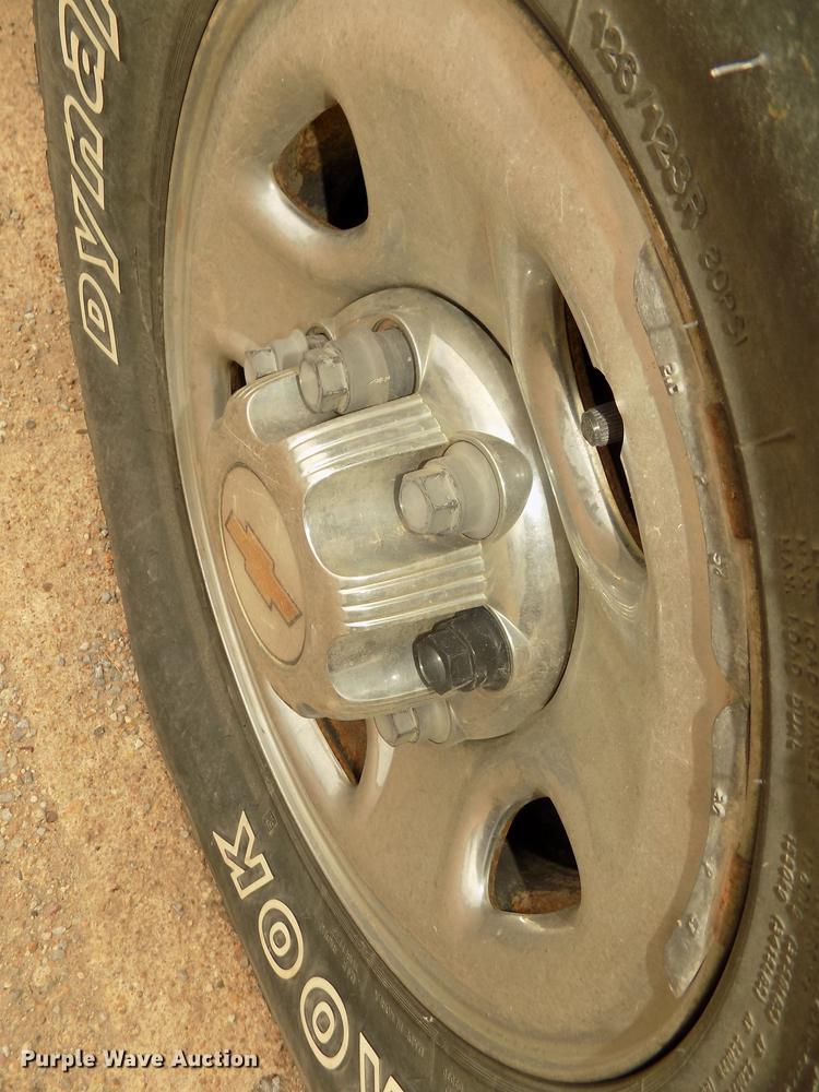 image for item DD2758 2003 Chevrolet Silverado 2500HD pickup truck