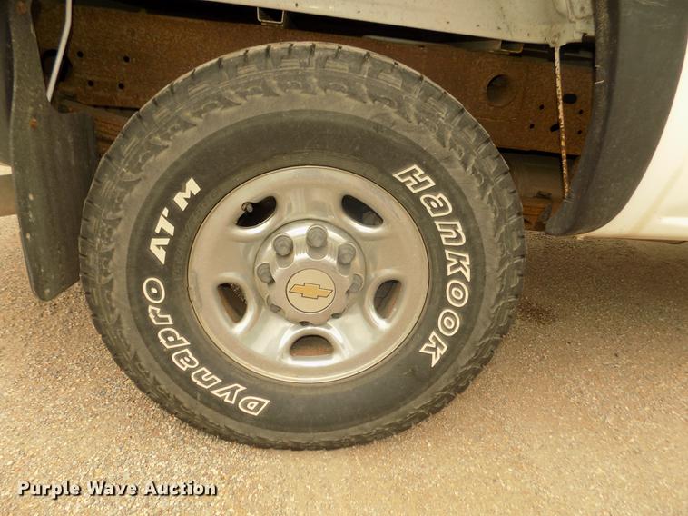 image for item DD2758 2003 Chevrolet Silverado 2500HD pickup truck