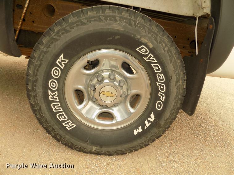 image for item DD2758 2003 Chevrolet Silverado 2500HD pickup truck