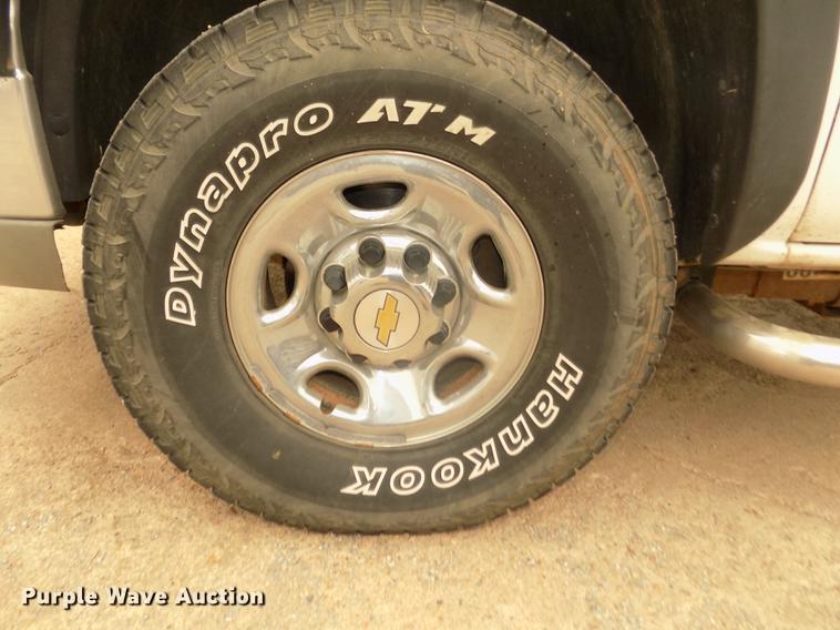 image for item DD2758 2003 Chevrolet Silverado 2500HD pickup truck