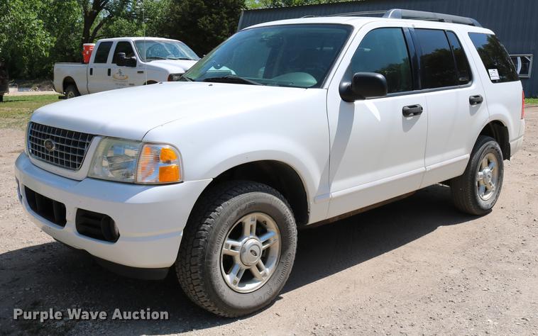 image for item DD4240 2005 Ford Explorer XLT SUV