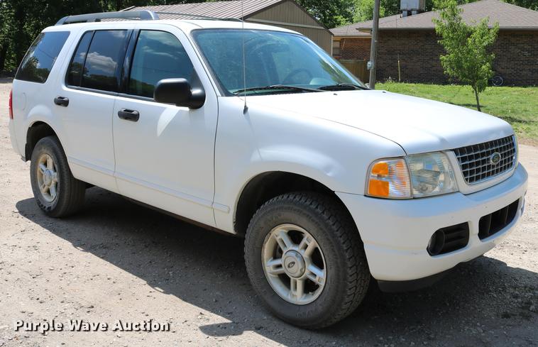image for item DD4240 2005 Ford Explorer XLT SUV