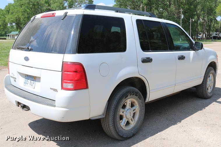 image for item DD4240 2005 Ford Explorer XLT SUV