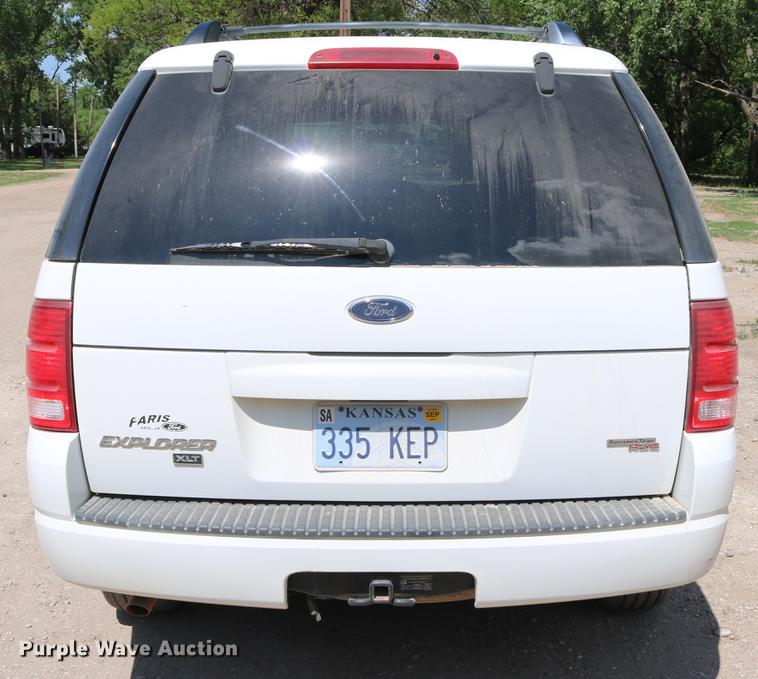 image for item DD4240 2005 Ford Explorer XLT SUV