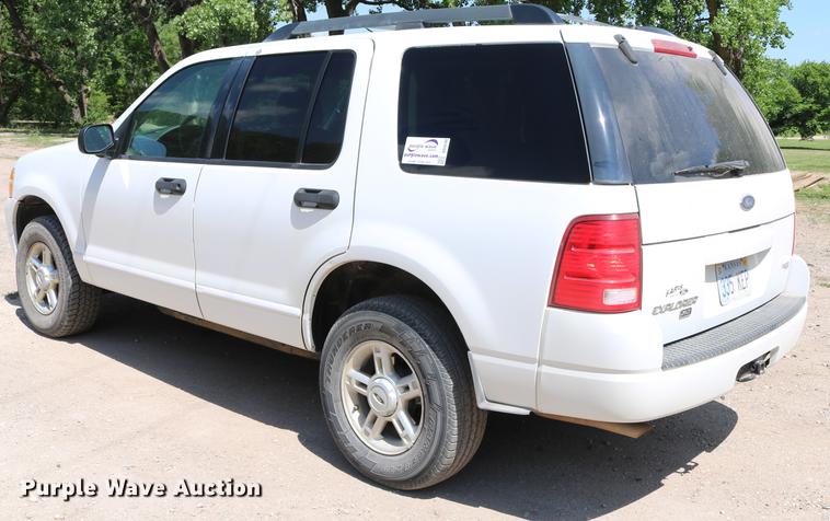 image for item DD4240 2005 Ford Explorer XLT SUV