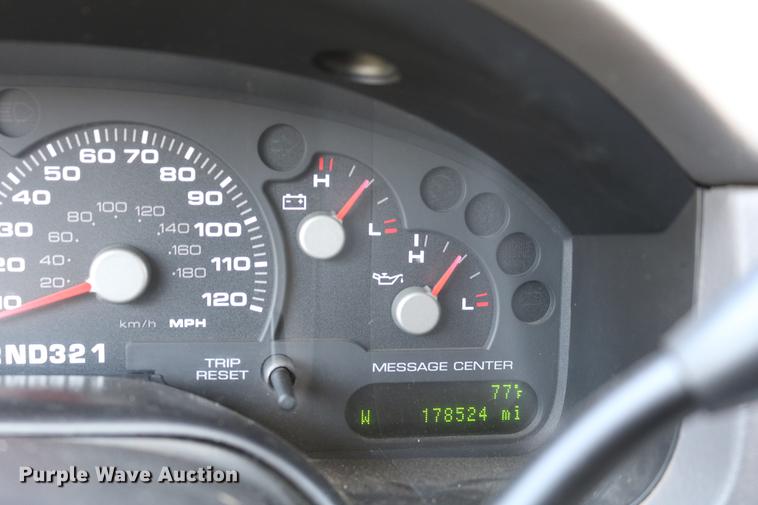 image for item DD4240 2005 Ford Explorer XLT SUV