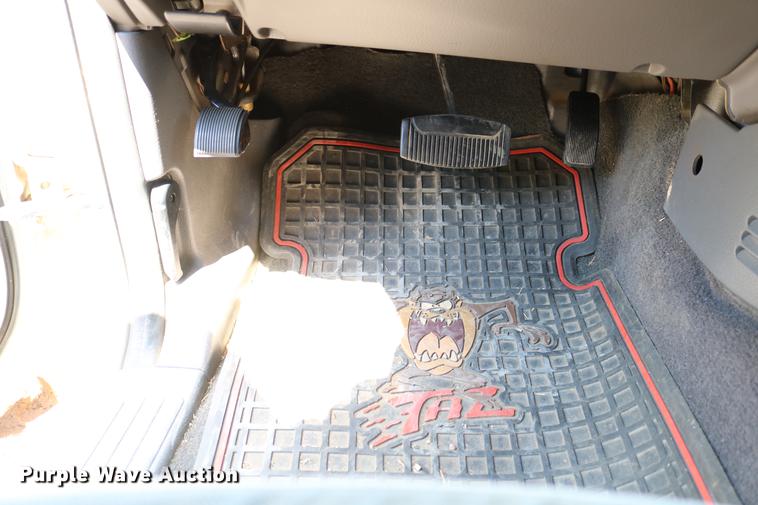 image for item DD4240 2005 Ford Explorer XLT SUV