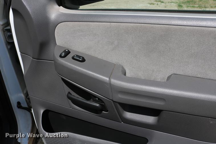 image for item DD4240 2005 Ford Explorer XLT SUV