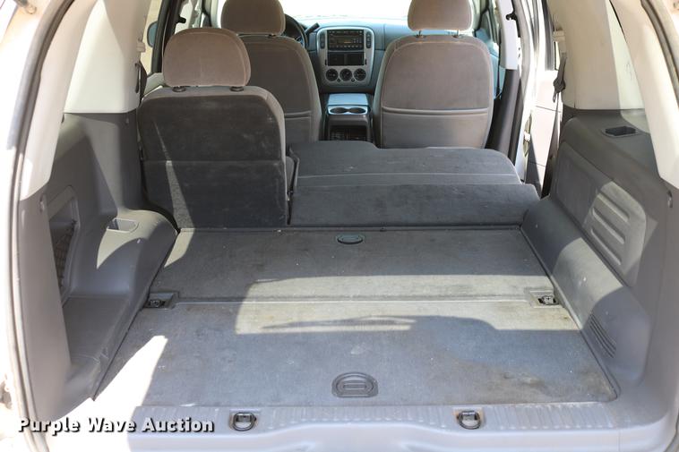 image for item DD4240 2005 Ford Explorer XLT SUV