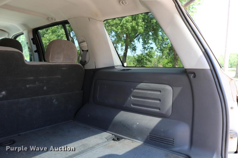 image for item DD4240 2005 Ford Explorer XLT SUV