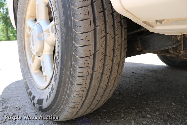 image for item DD4240 2005 Ford Explorer XLT SUV