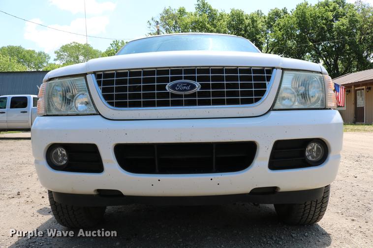 image for item DD4240 2005 Ford Explorer XLT SUV