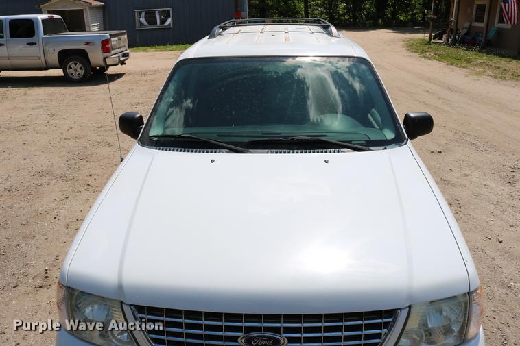 image for item DD4240 2005 Ford Explorer XLT SUV