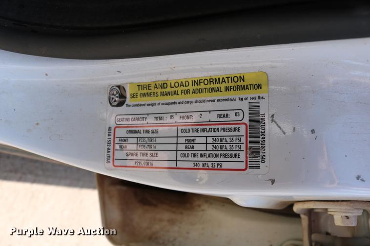 image for item DD4240 2005 Ford Explorer XLT SUV