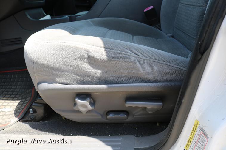 image for item DD4240 2005 Ford Explorer XLT SUV