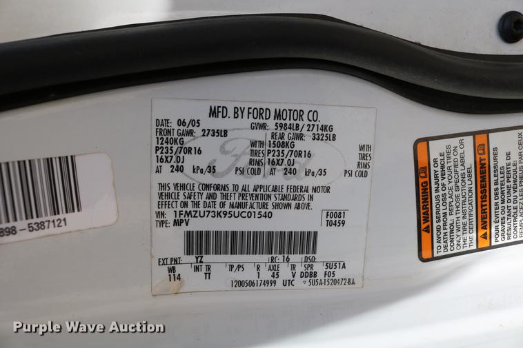 image for item DD4240 2005 Ford Explorer XLT SUV