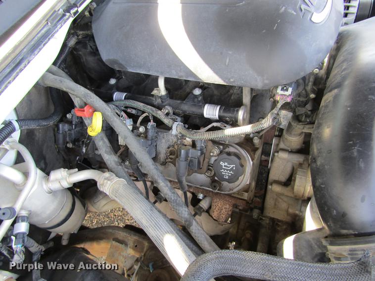 image for item DD5667 2005 GMC Sierra 1500HD Crew Cab pickup truck