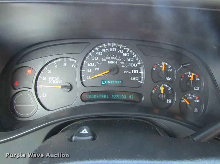 image for item DD5667 2005 GMC Sierra 1500HD Crew Cab pickup truck