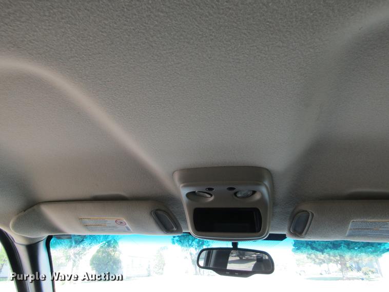 image for item DD5667 2005 GMC Sierra 1500HD Crew Cab pickup truck