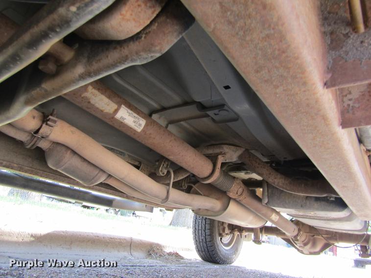 image for item DD5667 2005 GMC Sierra 1500HD Crew Cab pickup truck