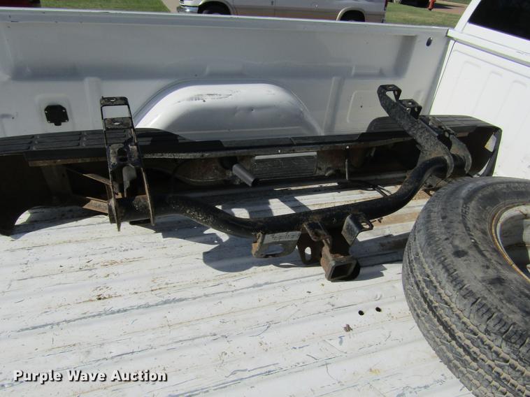 image for item DD5667 2005 GMC Sierra 1500HD Crew Cab pickup truck