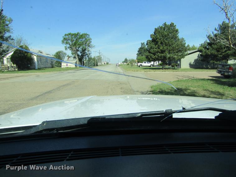 image for item DD5667 2005 GMC Sierra 1500HD Crew Cab pickup truck